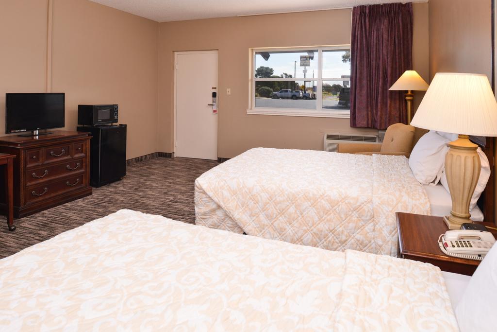 סוויטווטר Ranch House Motel מראה חיצוני תמונה