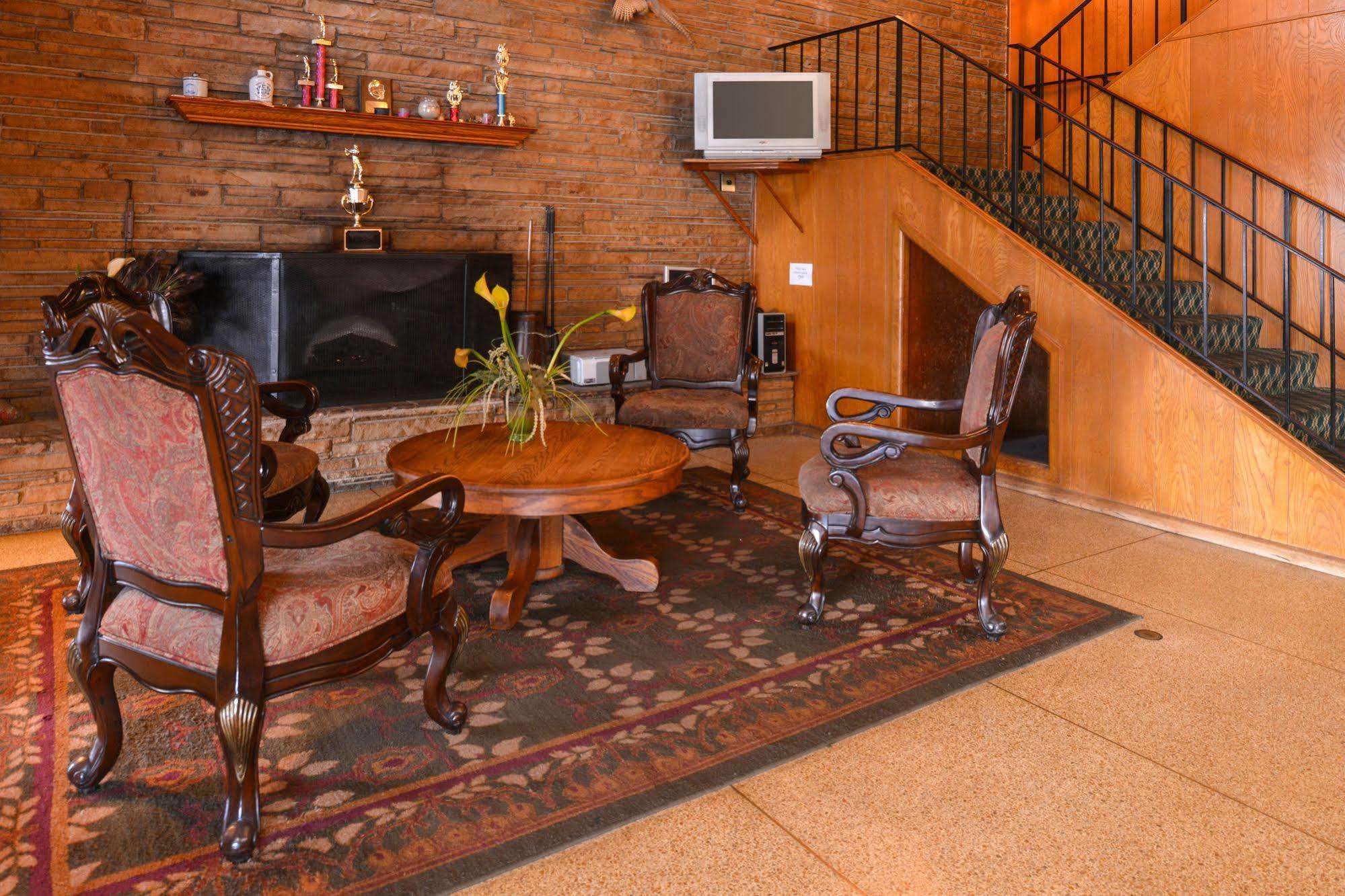 סוויטווטר Ranch House Motel מראה חיצוני תמונה
